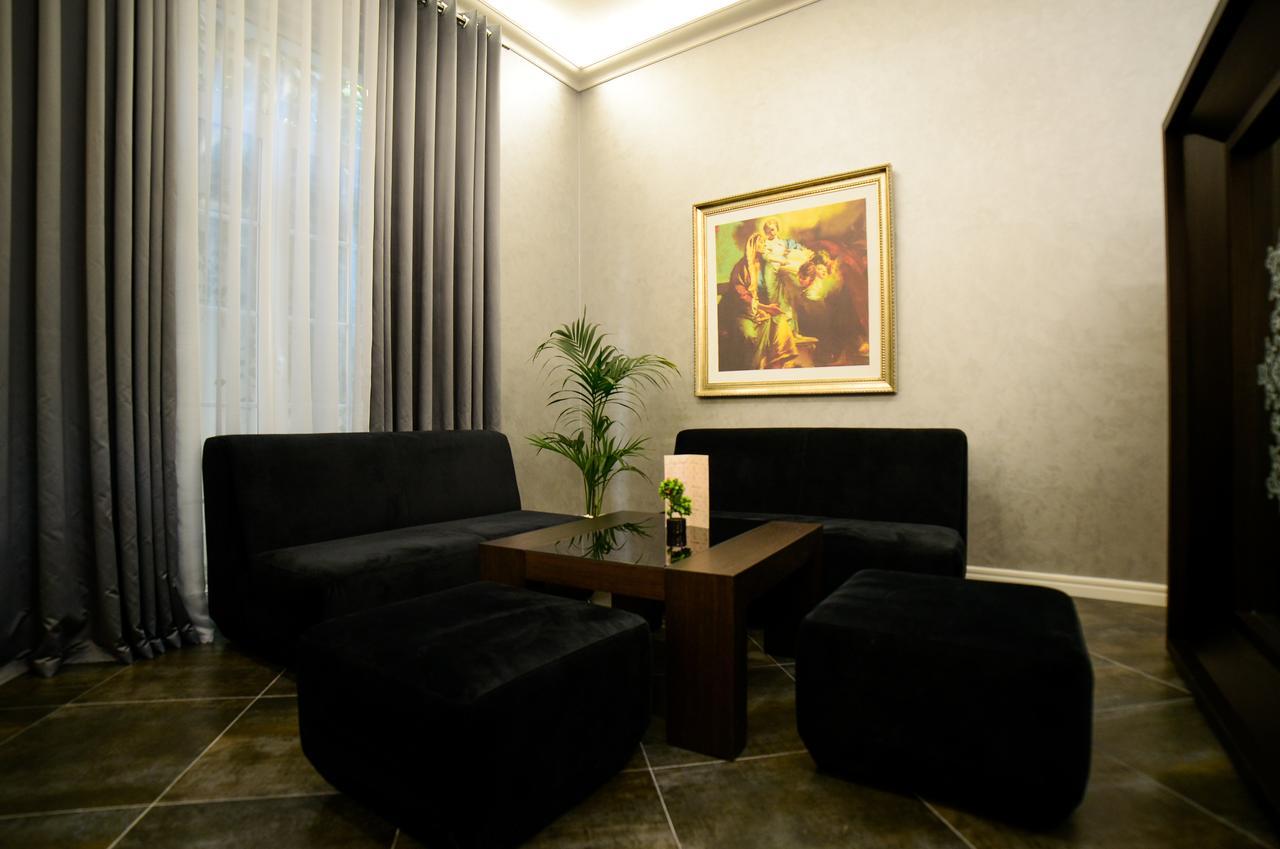 Hotel Vila Imperial Elbasan Bagian luar foto