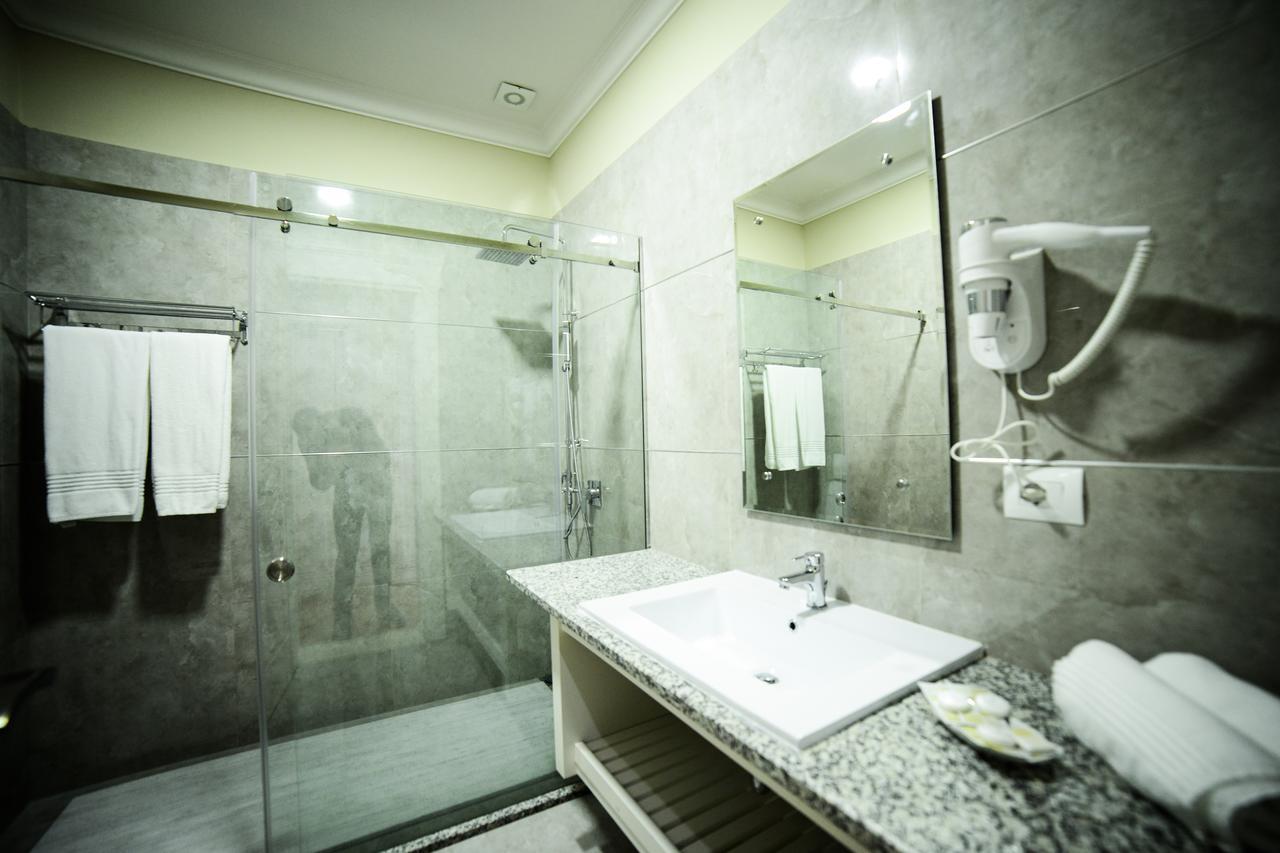 Hotel Vila Imperial Elbasan Bagian luar foto