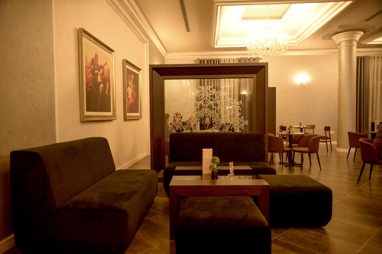 Hotel Vila Imperial Elbasan Bagian luar foto